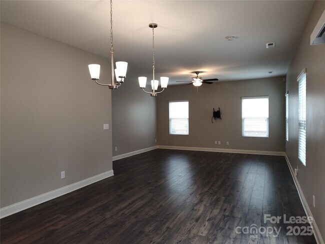 Building Photo - 9415 Segundo Ln