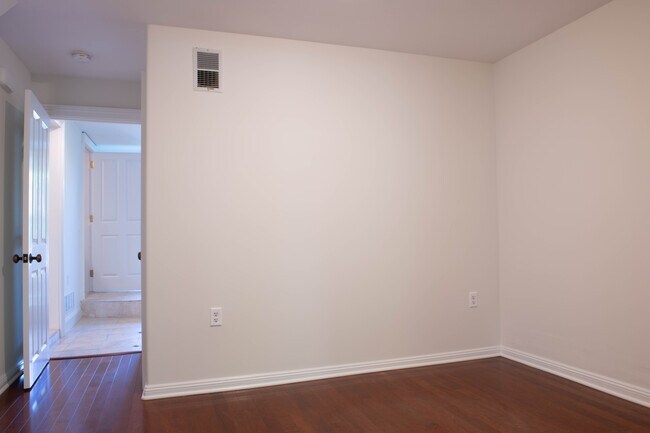 downstairs bonus room/office - 545 Wisconsin St