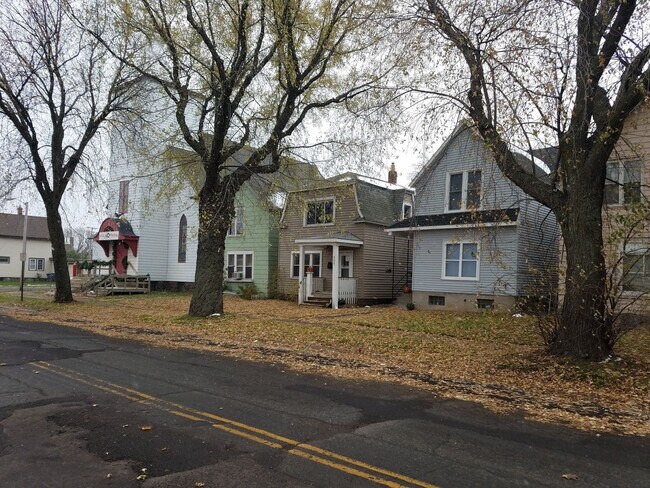 Building Photo - 507 N 57th Ave W