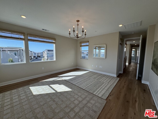 Building Photo - 406 Clipper