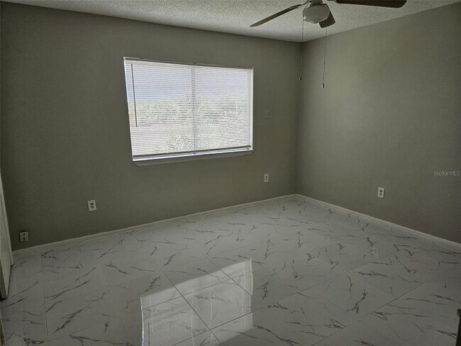 Building Photo - 672 Leslie Ct
