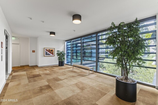 Building Photo - 7180 E Kierland Blvd