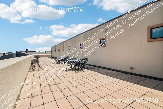 Building Photo - 444 N Central Ave