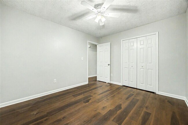 Building Photo - 572 Staghorn Ln