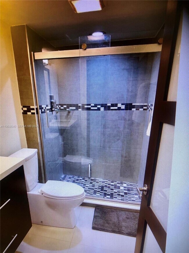 Building Photo - 20515 E Country Club Dr