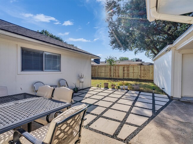 Building Photo - 1134 Western Springs Dr