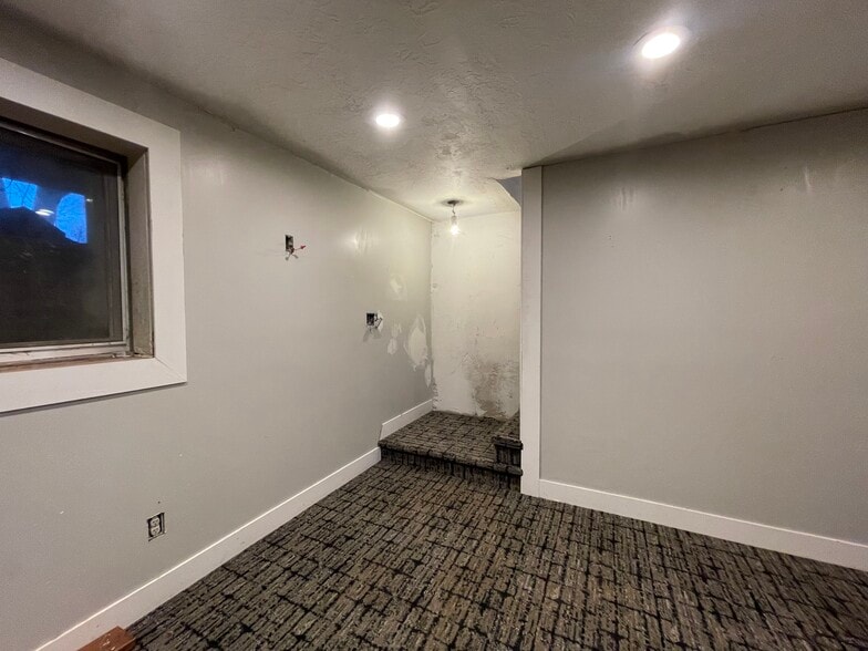 Building Photo - 2130 S 9500 W