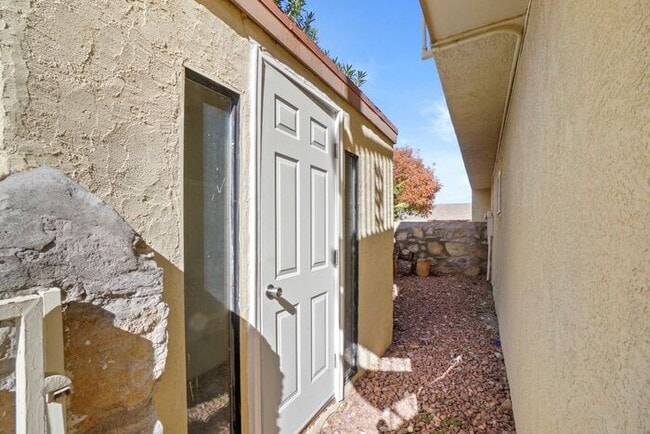 Building Photo - Beautiful, CARPET FREE - 2 Story Home with Refrigerated Air - Two Year Lease Required