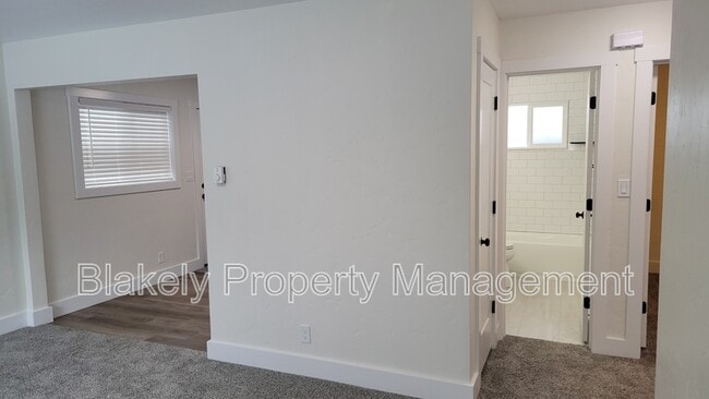 Building Photo - 1317 8th St S
