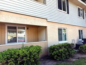 Building Photo - 228 Thorntree Pl