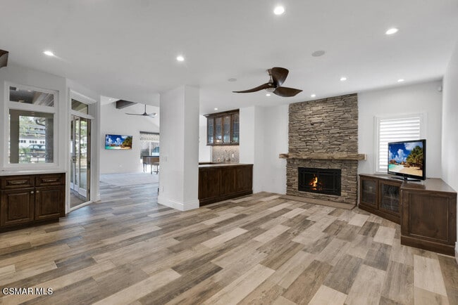 Building Photo - 525 Aqueduct Ct