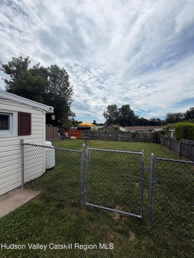 Building Photo - 48 Plattekill Dr