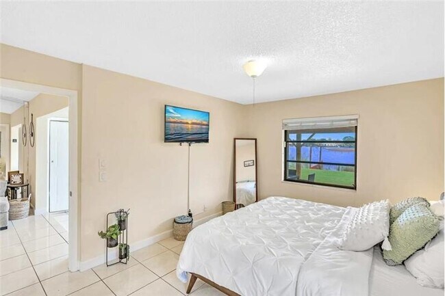 Building Photo - 5824 N Park Rd