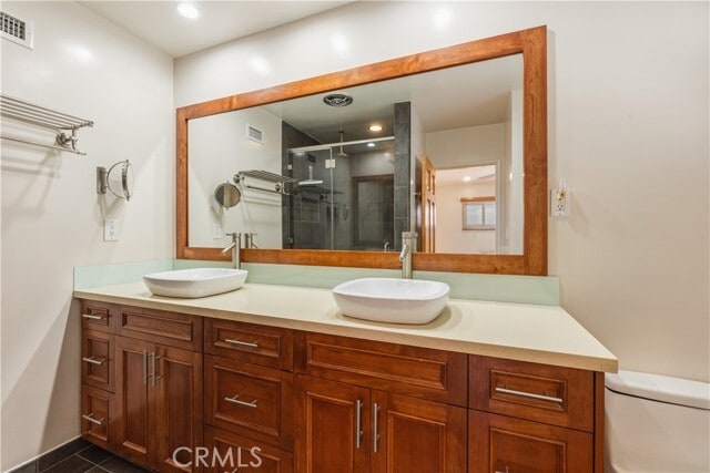 Building Photo - 828 Stevely Ave