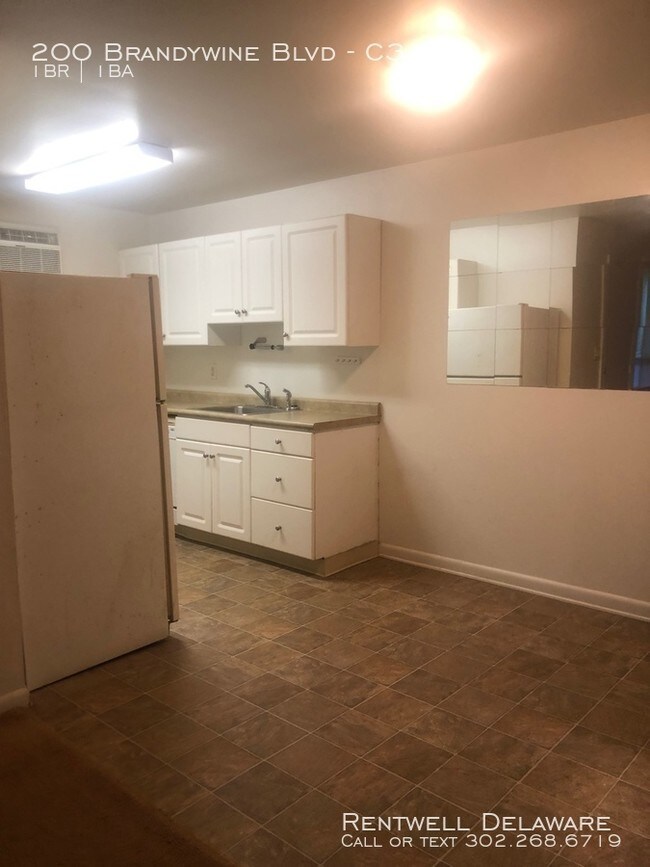 Building Photo - Garden Club Apartments (800.00)