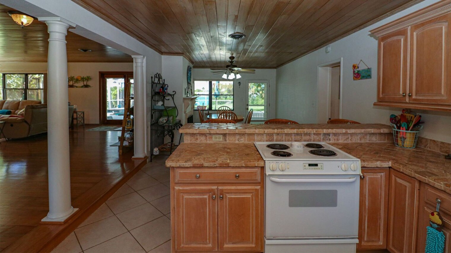 Building Photo - 1480 Homestead Dr