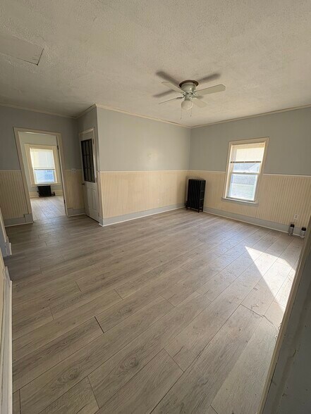 Building Photo - 121 London St