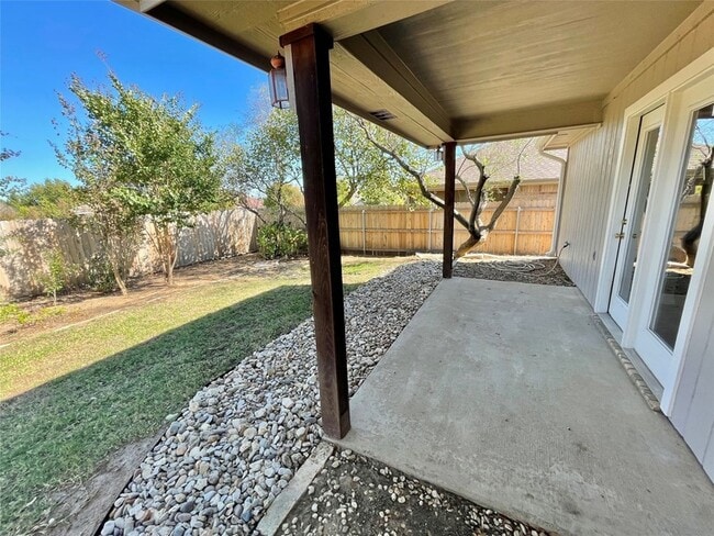 Building Photo - 822 Rambling Ct