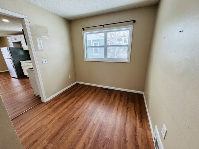 Building Photo - 5626 6th St NE