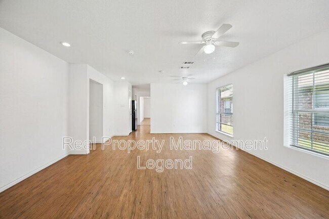 Building Photo - 8109 Dripping Springs Dr