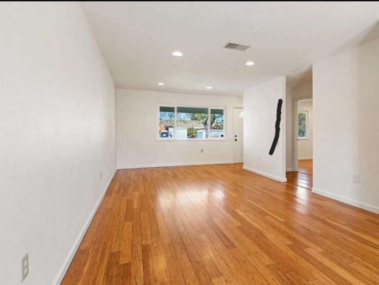 Building Photo - 1241 Hibiscus Way