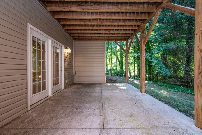 Building Photo - 130 Alpine Ct
