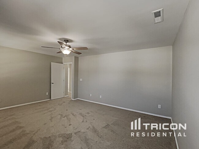 Building Photo - 526 Kerriann Ln