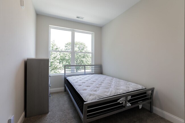 Building Photo - Lofts on State