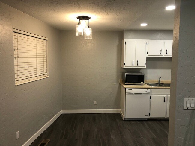 Building Photo - 44 S 1450 W