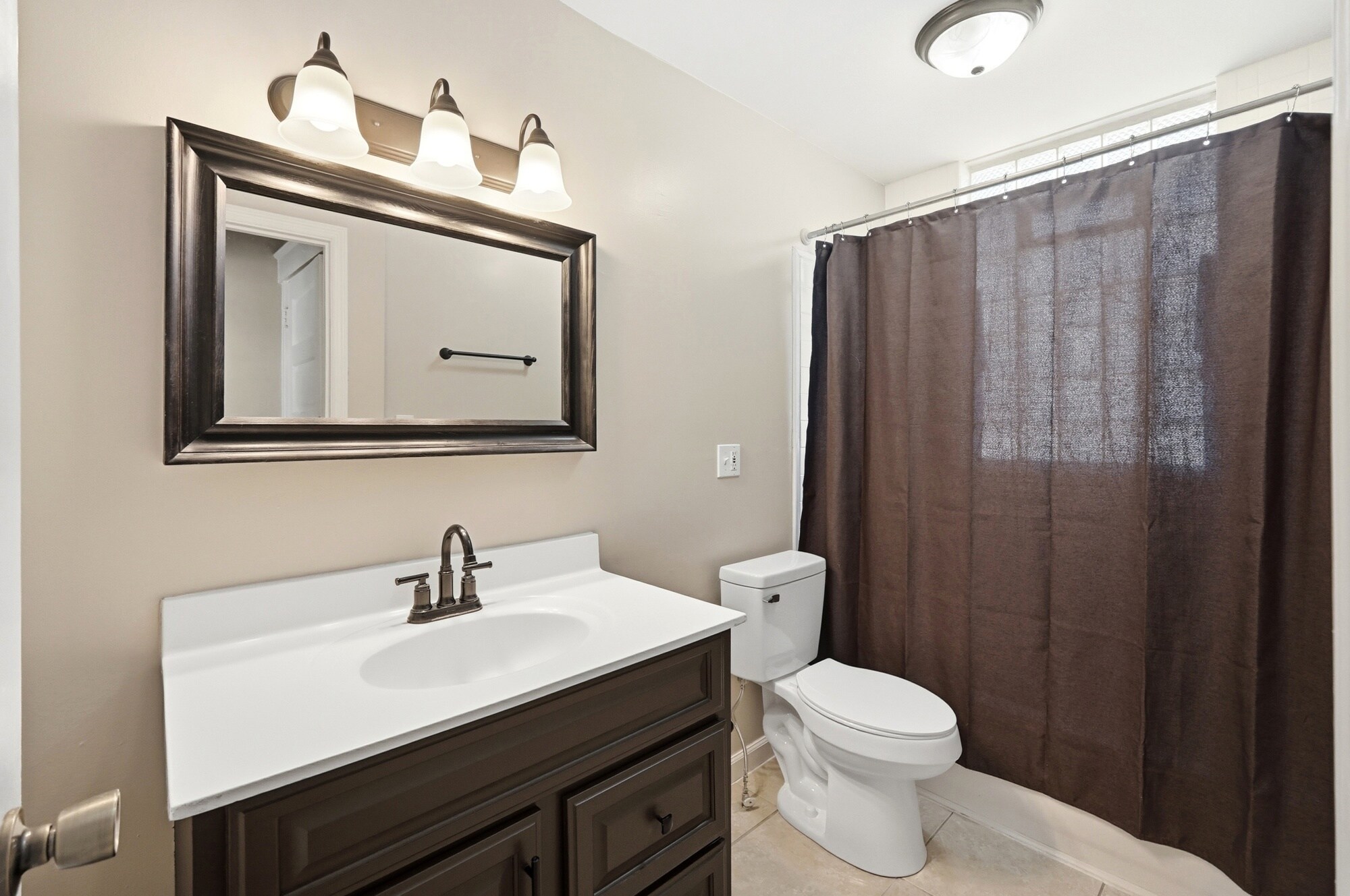 Building Photo - 2905 Robertson Ave