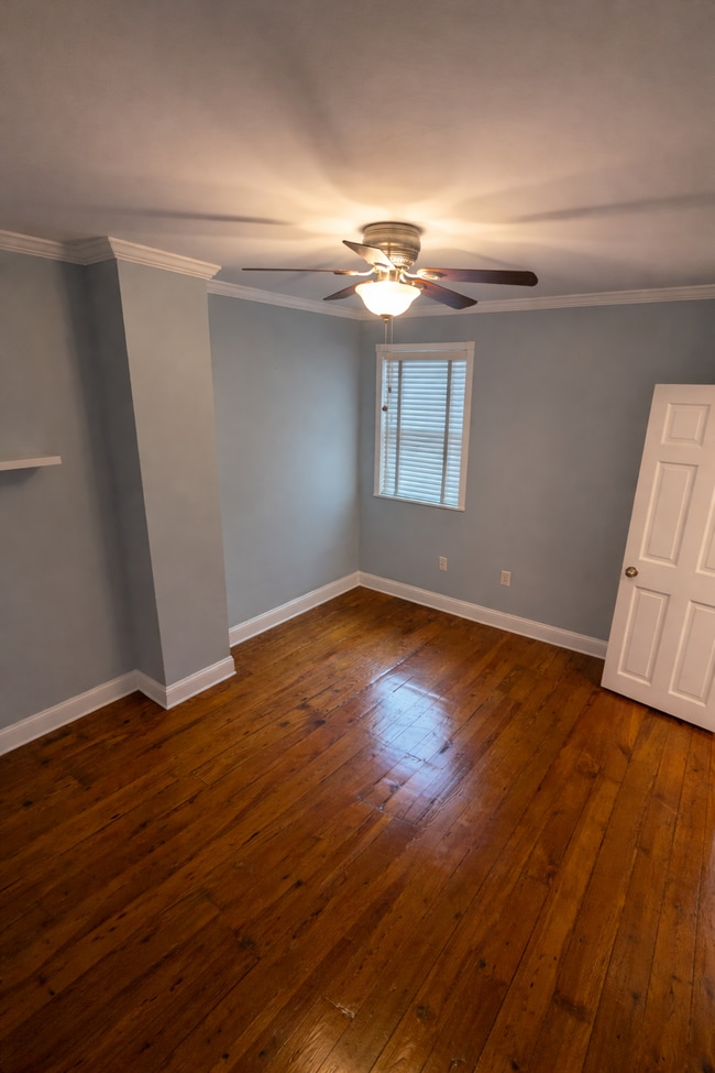 Building Photo - 2005 S 13th St