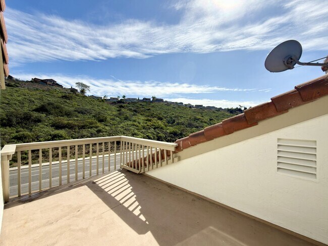 Building Photo - 2 Bedroom + LOFT in La Costa!