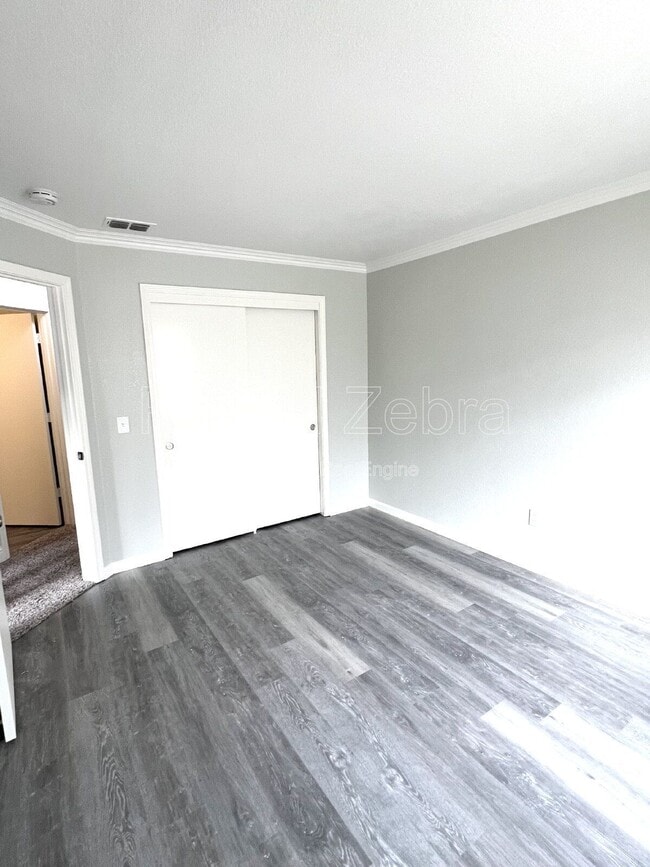 Building Photo - 1620 Sungate Dr