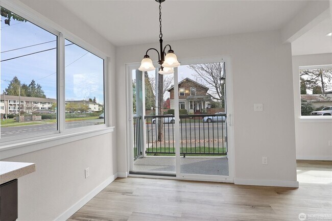 Building Photo - 3302 McKinley Ave