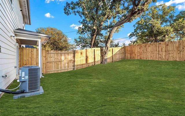 Building Photo - 406 E Elm St