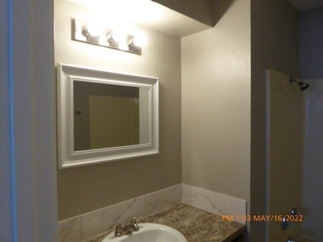 Building Photo - 4036 NW Ozmun Ave