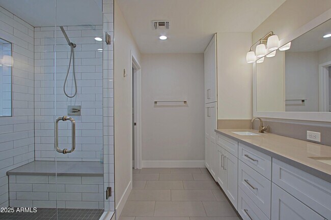 Building Photo - 4224 N 36th St