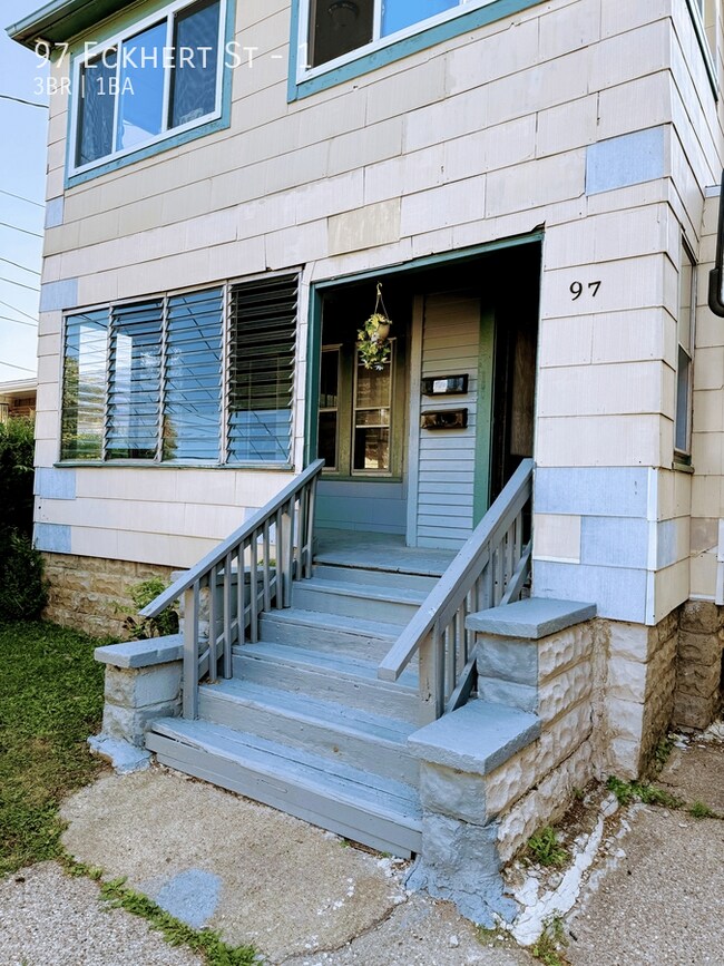 Building Photo - 97 Eckhert St
