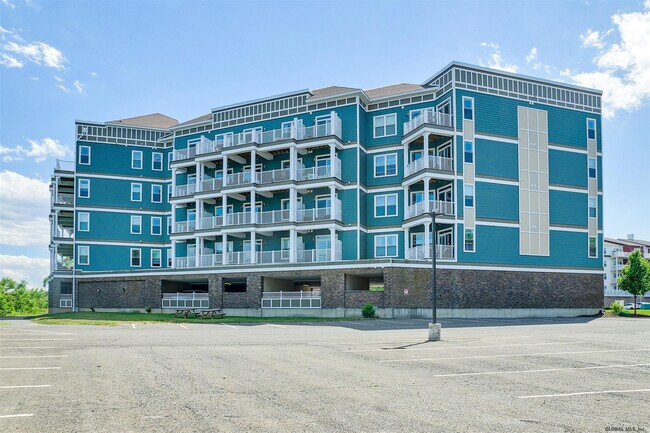 Building Photo - 1101 Captain's Lookout