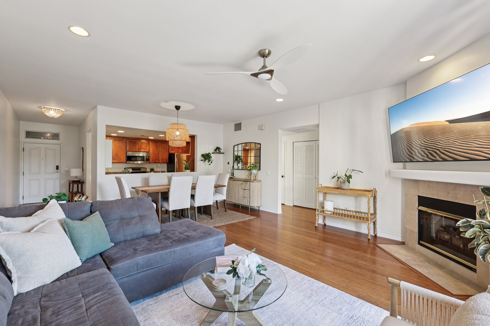 Building Photo - 3990 Centre St