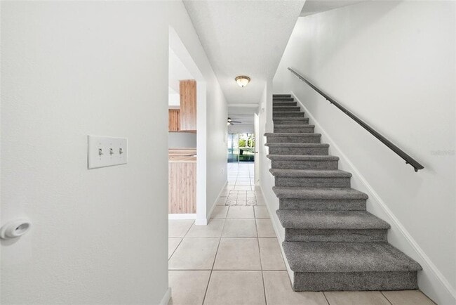 Building Photo - 2131 Ridge Rd S