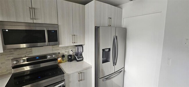 Building Photo - 2262 Discovery Cir W