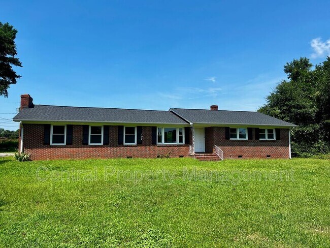 Building Photo - 104 Madison Cir