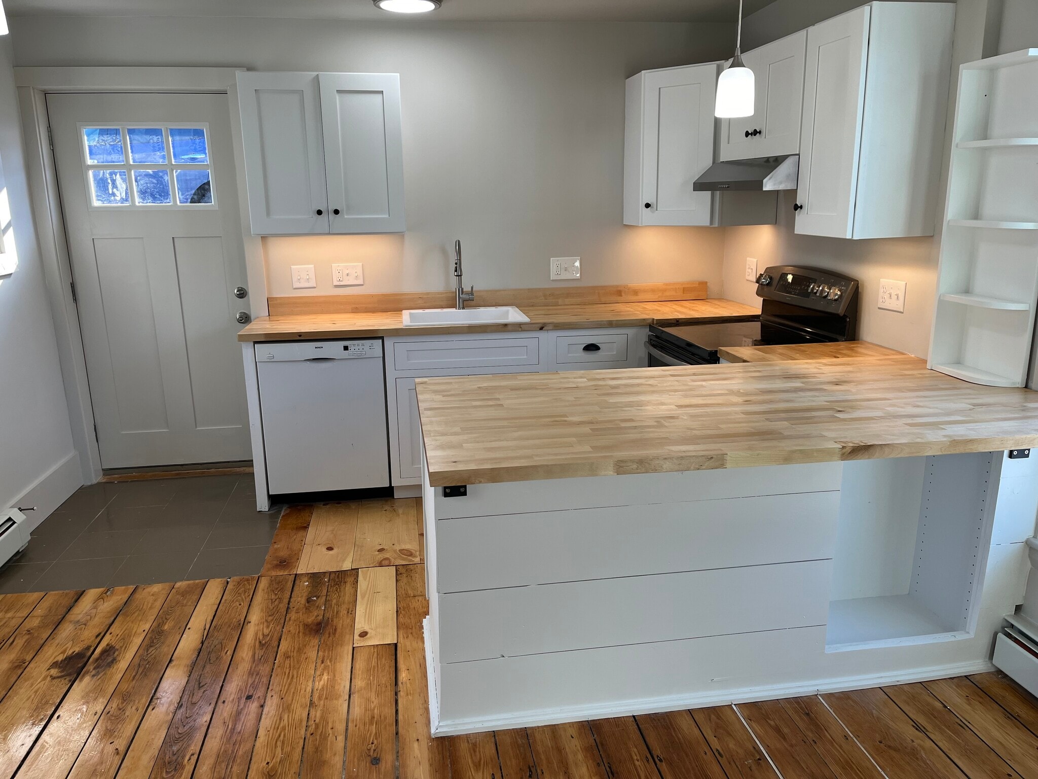 Building Photo - 145 South St