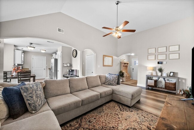 Building Photo - 129 Ambridge St