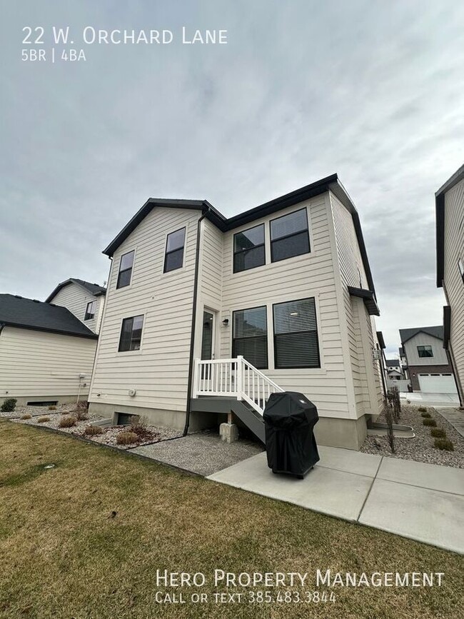 Building Photo - 22 W Orch Ln