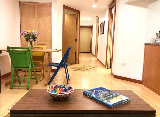 Building Photo - 1845 N Wilmot Ave