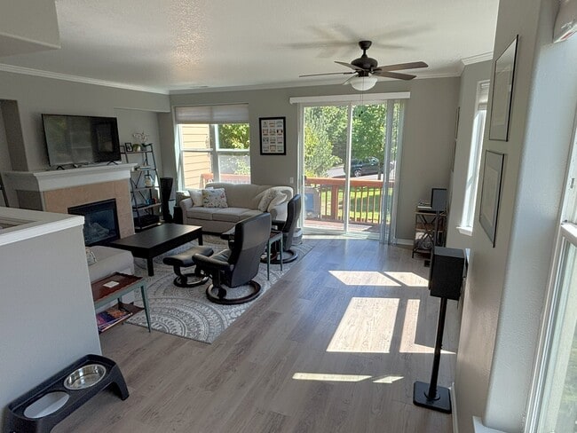 Building Photo - 13065 SW Seca Ct