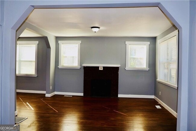 Building Photo - 1526 Childress Dr SW