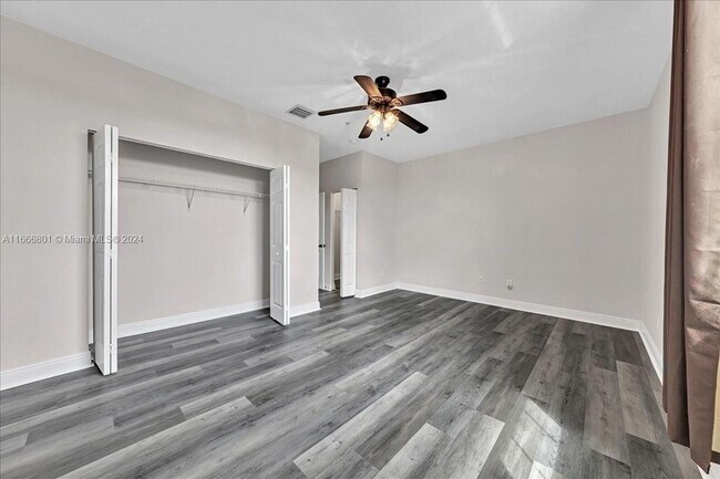 Building Photo - 995 SW 147th Ave